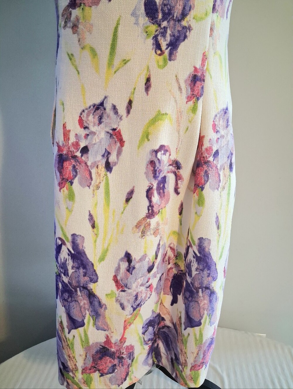 Floral Sleeveless Sheath Dress in White and Purple Size 16 - Picture 5 of 13